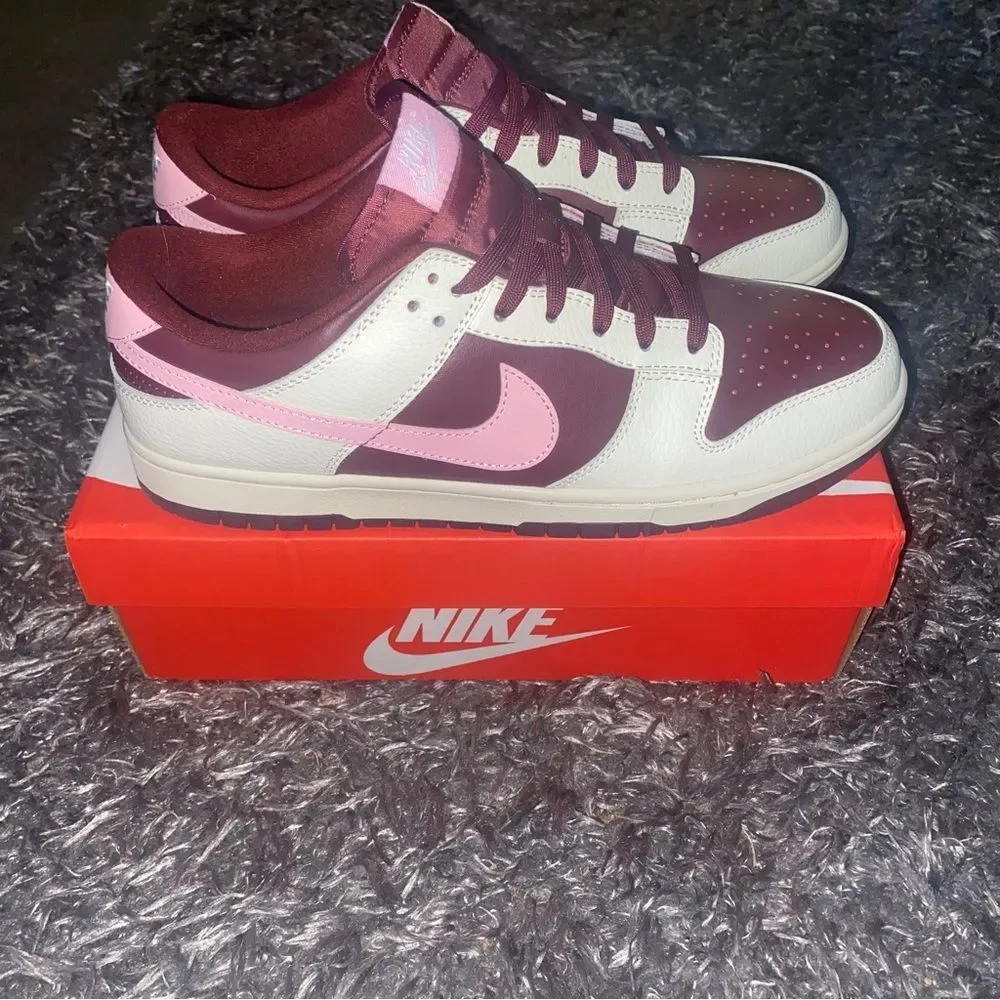 Nike Men’s Sneakers in Maroon, Pink, and White